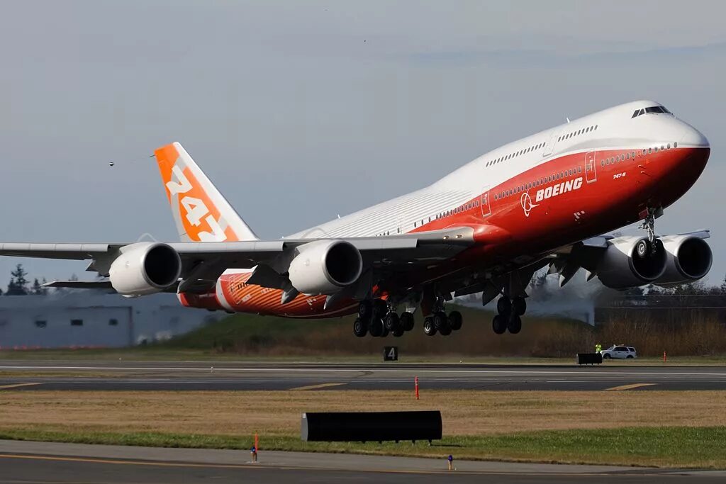 Jumbo jet. Самолет Боинг 747 джамбо. Боинг 747 800. Боинг 747-8. Боинг 747 первый полет.