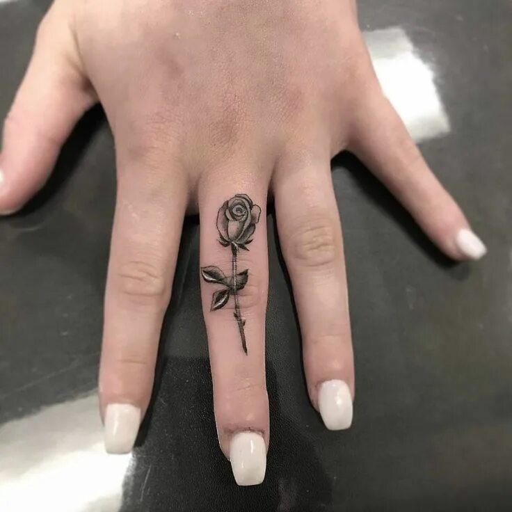 Rose finger