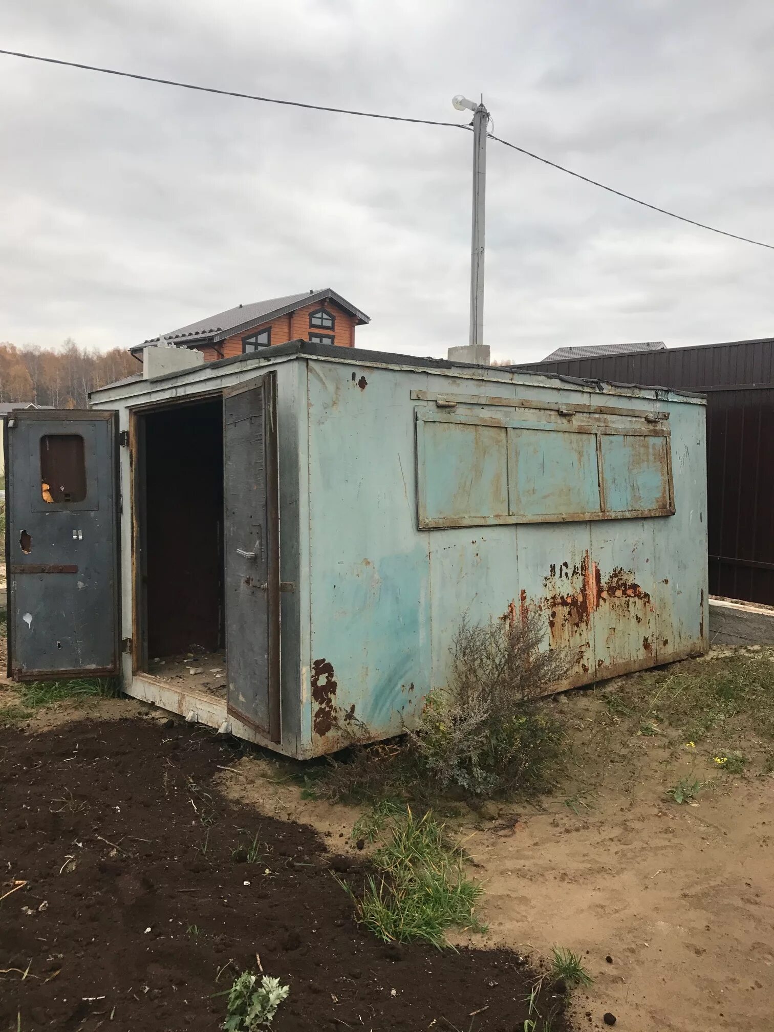 Кунг бытовка. Армейский кунг под бытовку. Кунг бытовка. Жилой вагончик военный 1990. Кунг газ 66 армейский под бытовку.