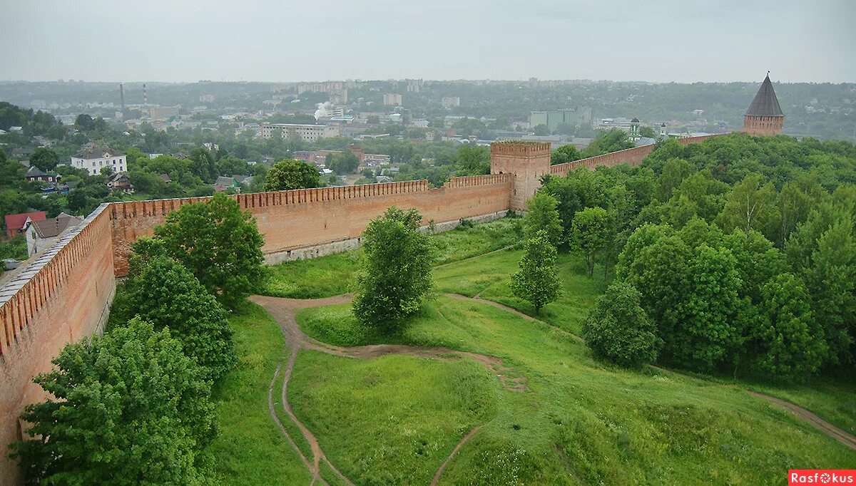 Крепостные стены кремля