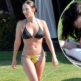 natalie imbruglia bikini - strivengrind.com.