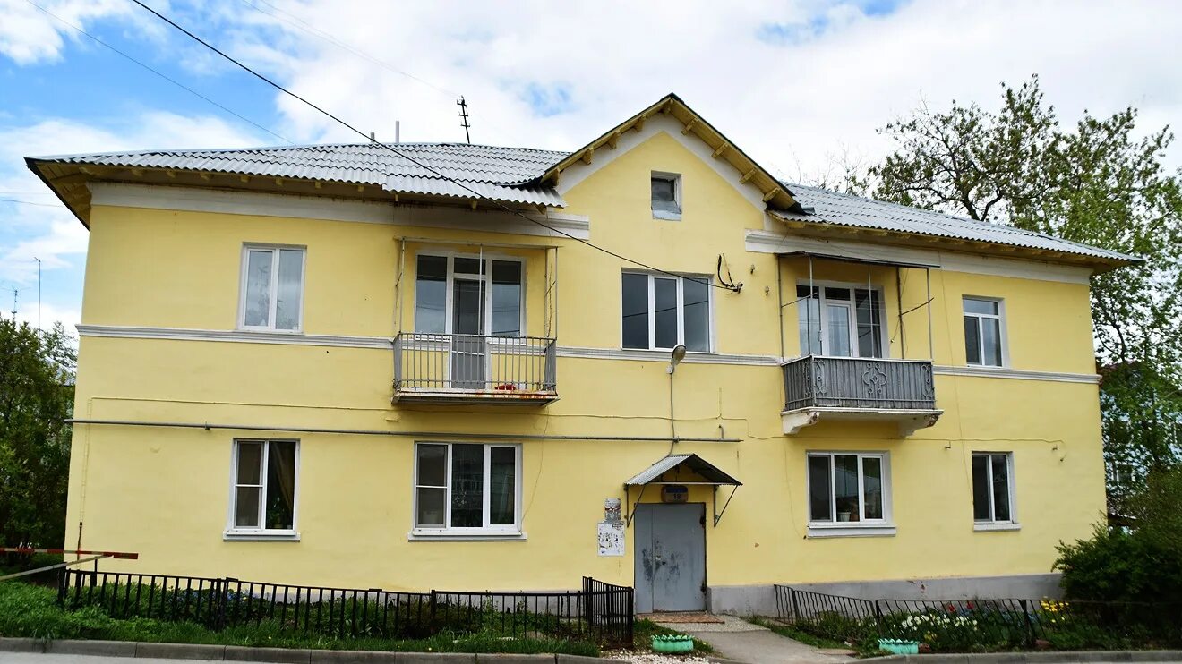 Поселок красный октябрь. Магнит альметьевск нефтяников 18. Посёлок красный октябрь саратовская область. Нефтяников 25 ярославль. Улица нефтяников, 8 самара.