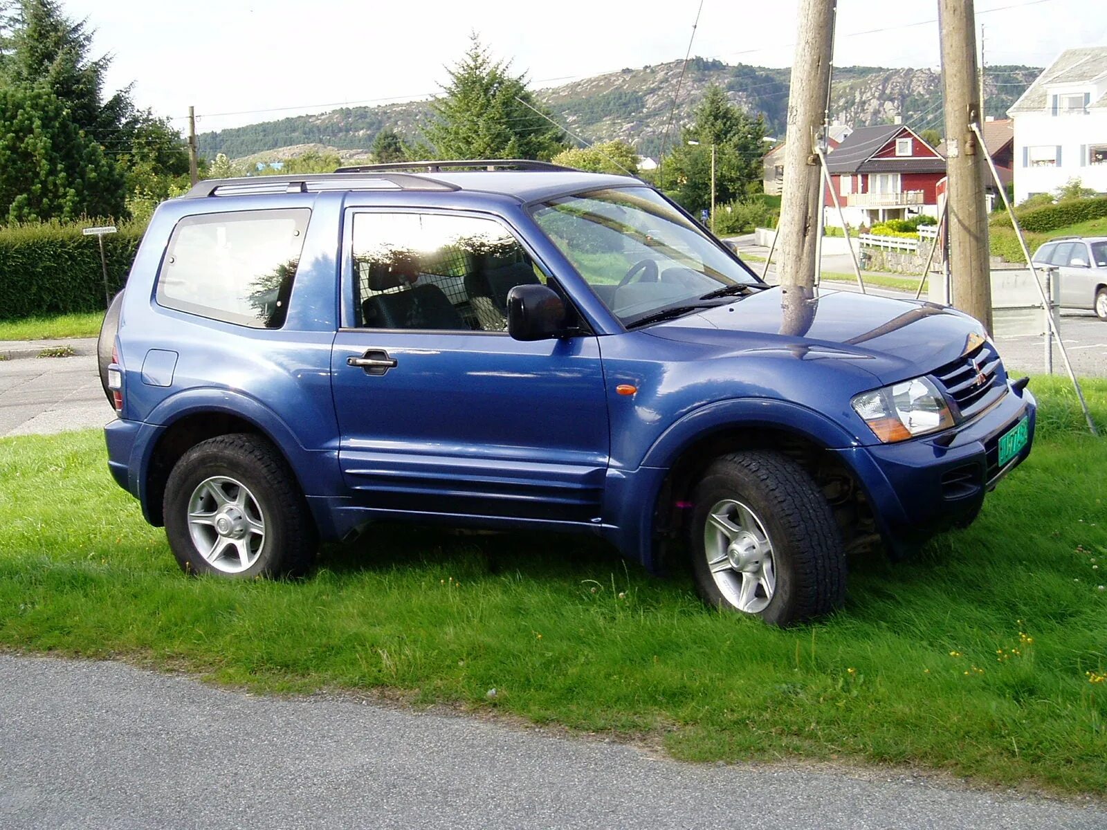 Mitsubishi pajero 2000. Митсубиси Паджеро 2000. Mitsubishi Pajero 2000 года. Мицубиси Паджеро 2000 зеленая. Митсубиши Паджеро 2000 did.