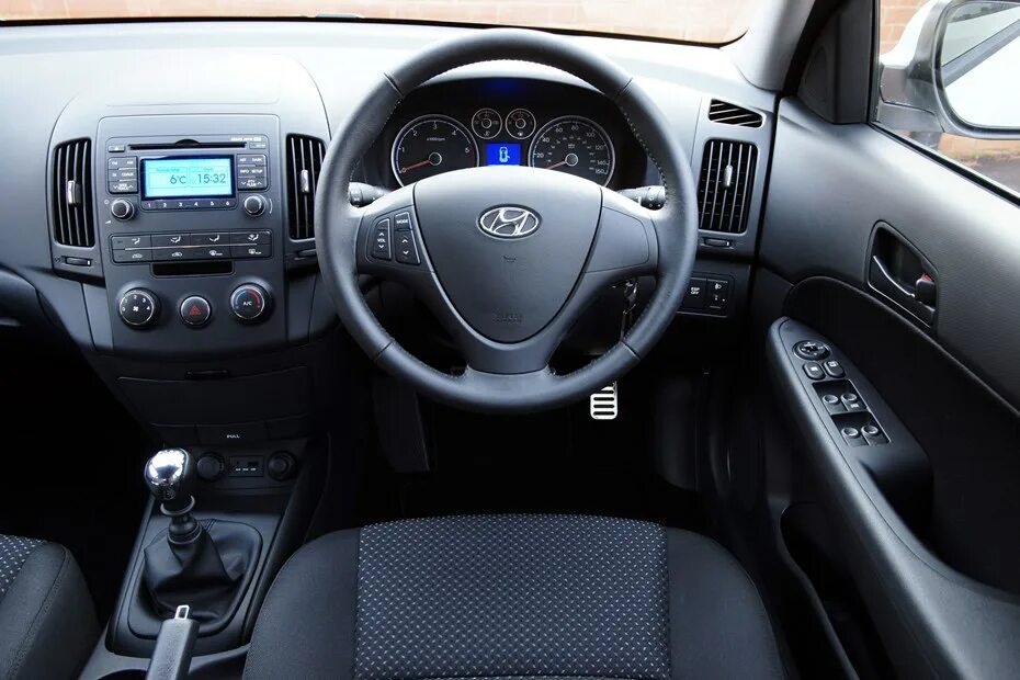 Лампы i30 2010. Hyundai i30 2010. hyundai i30 2007. hyundai i30 interior 2010. хендай ай 30 2010.