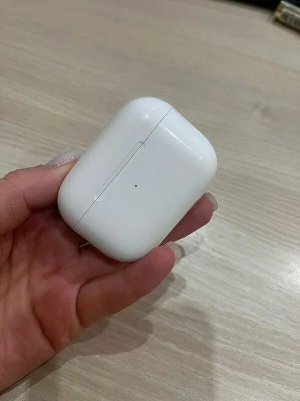 Airpods pro 2023. Как найти кейс от наушников дома. Найден кейс от наушников. Скин на футляр от наушников. Как найти кейс от наушников дома.