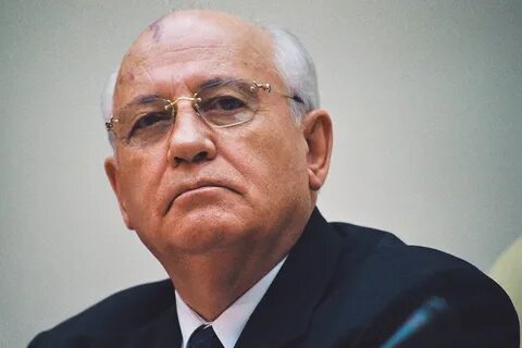 В каком году был избран горбачев