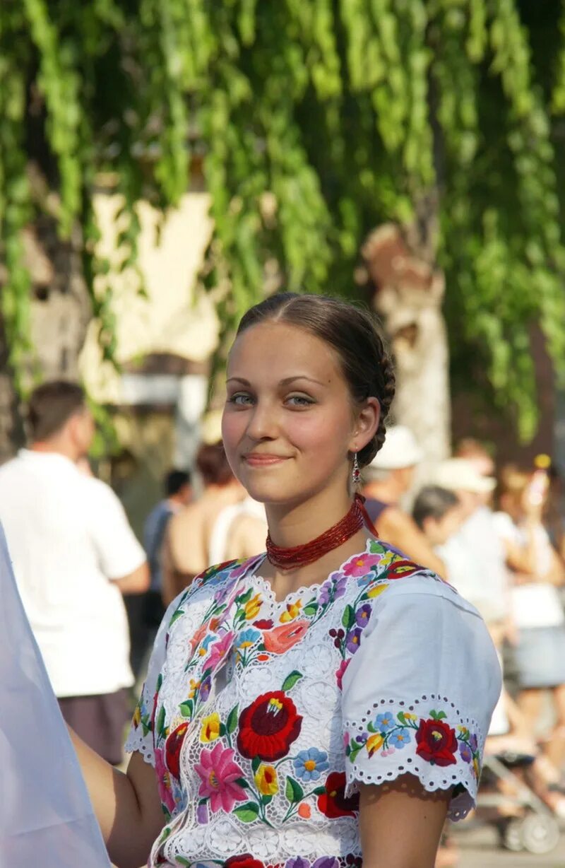 Венгры мадьяры костюм. Дебреценские венгры. Мадьяры и венгры. Венгерцы внешность. Мадьяры и венгры.