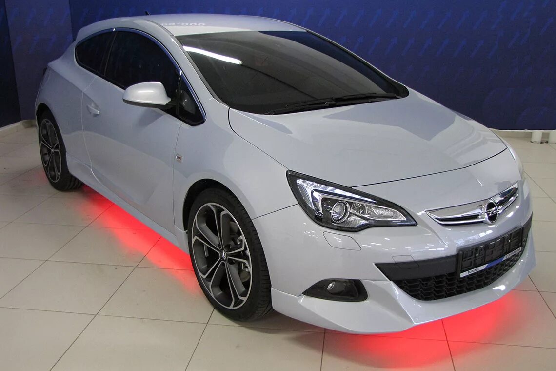 Опель тюнинг купить. Opel Astra j GTC. Opel Astra j GTC Tuning. Opel Astra JTC J. Opel Astra GTC 2013 белая.