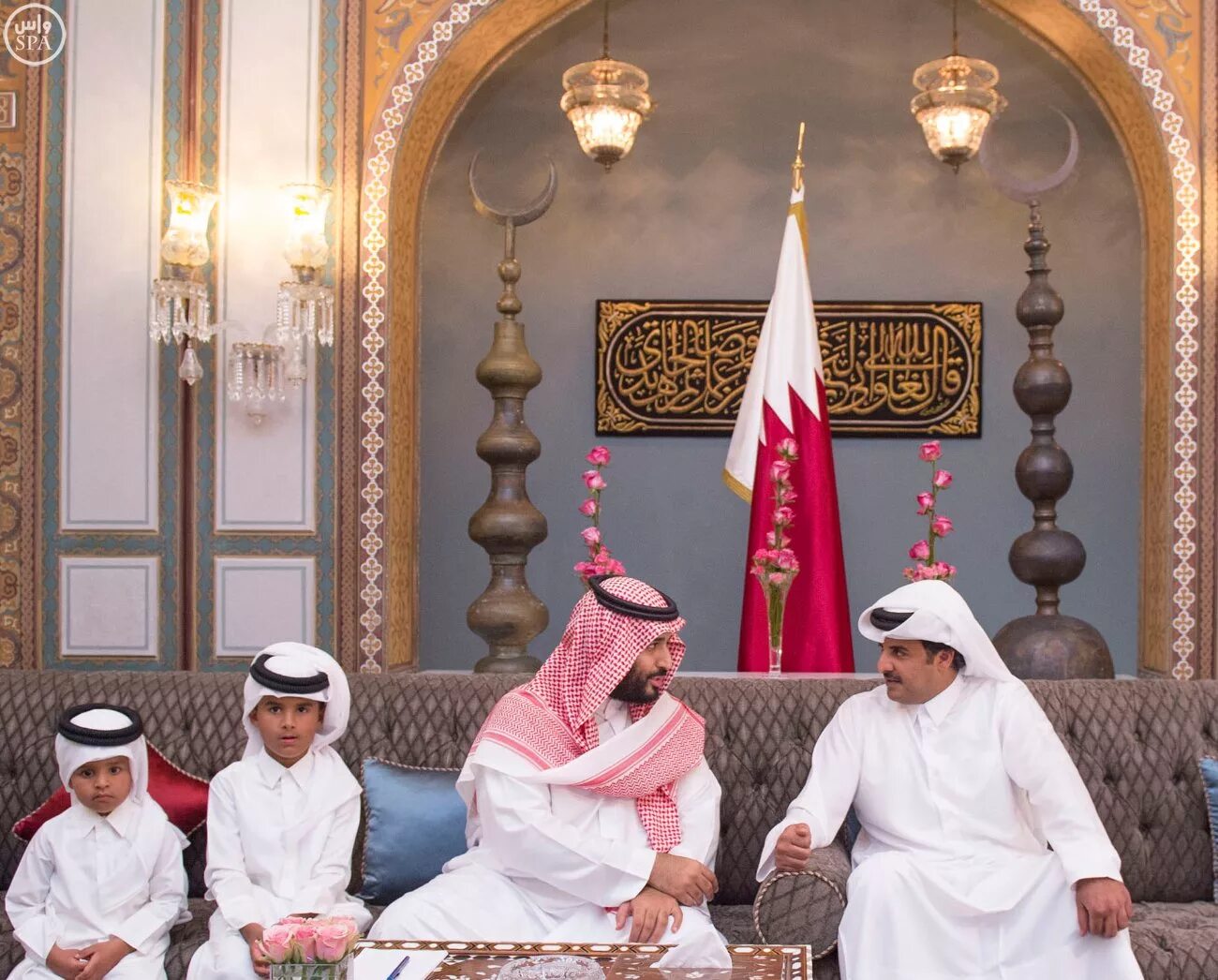 Катар и саудовская аравия. Шейх Катара. Тамим Бин Хамад Бин Халифа Аль Тани. Сауди Катар. Шейх Эмир Фуджейры.