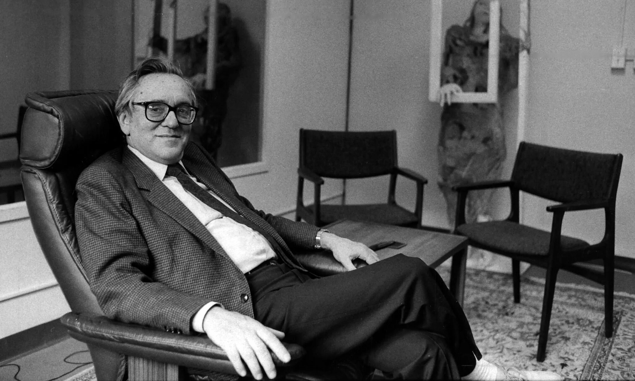 Минухин чиновник. Сальвадор минухин техники семейной терапии. Сальвадор минухин. Минухин чиновник. Минухин чиновник.