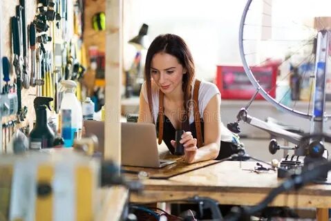 Свою жизнь женщина работает