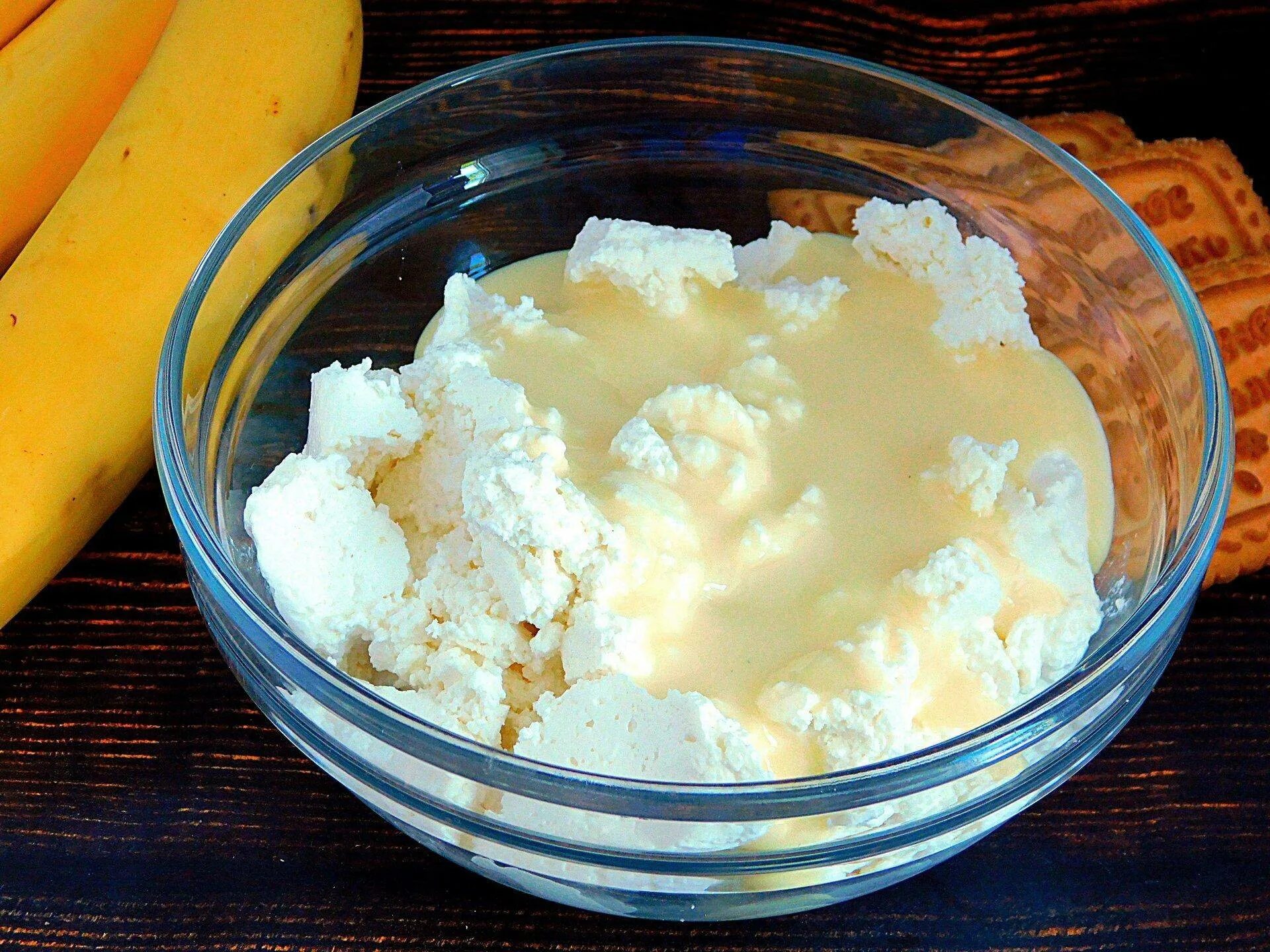 Мороженое инмарко фифти фифти. Йогурт со сгущенкой. Йогурт со сгущенкой. Ванильное мороженое. Заварной крем чиз.