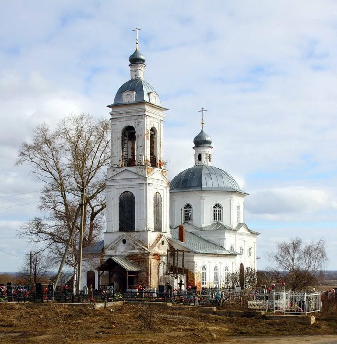 Церкви ростовского района ярославской области. Пужбол Ростовский район Ярославская область. Храм Дмитрия Солунского село Дмитровское. Церковь Димитрия Солунского в селе Пужбол (Ярославская область). Храм Димитрия Солунского в Хорошеве.