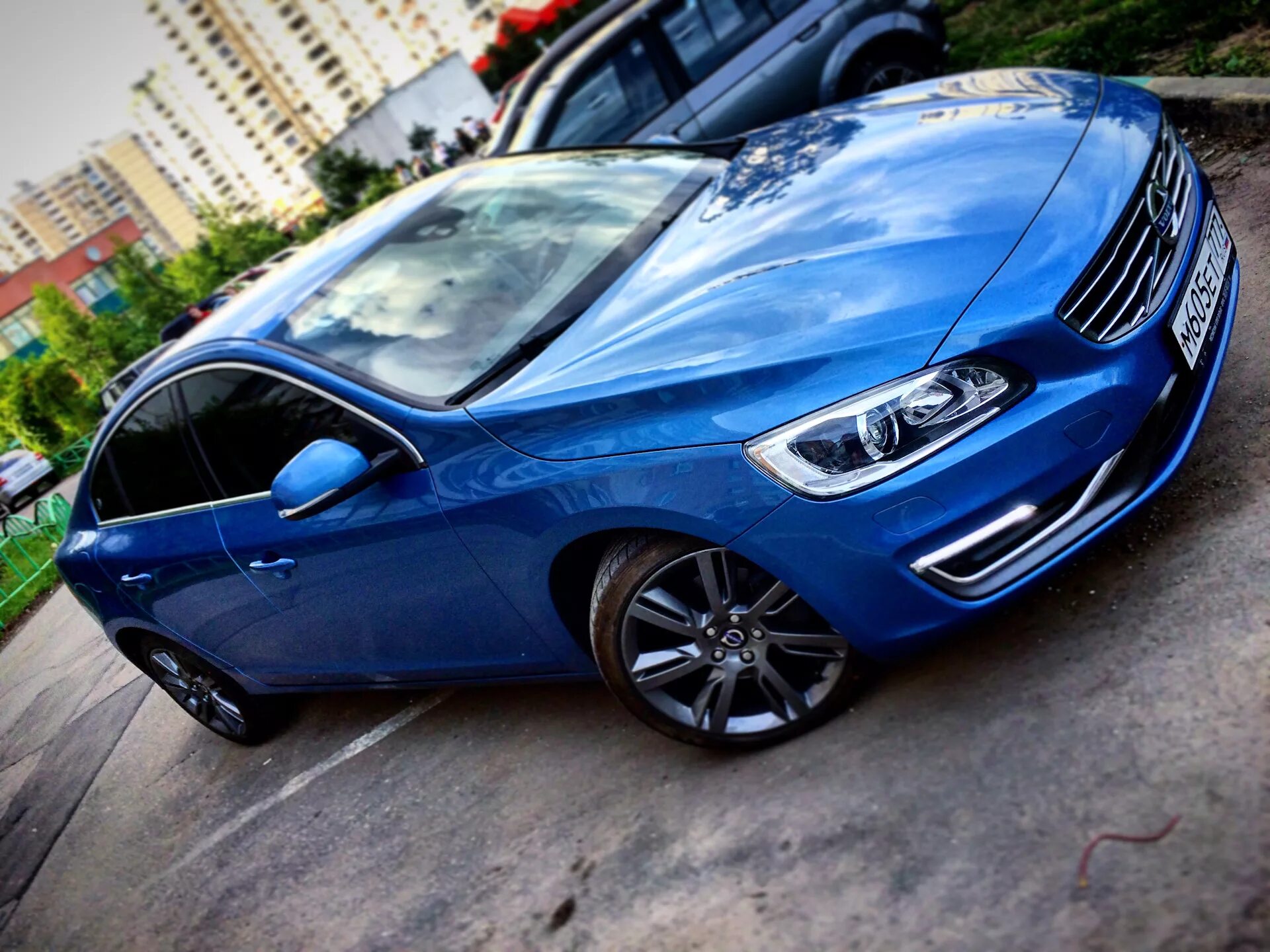 Volvo s60 2014. Volvo s60 бирюзовая. Volvo s60 синяя 2014.