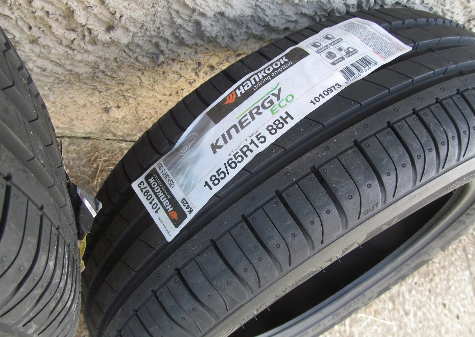 Шины kinergy eco отзывы. Ханкук Кинерджи эко 185/65 r15. Hankook 185/65r15 92t XL Kinergy Eco 2 k435. Hankook Kinergy Eco 205/55 r16. Ханкук 185/65 r15 к425.