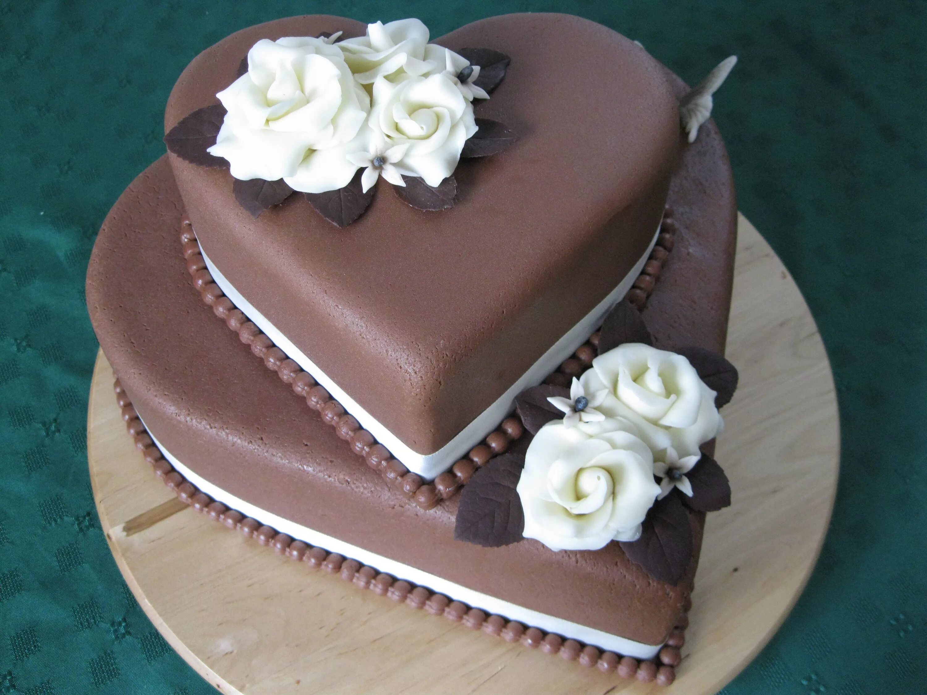 Морковный торт старбакс. Торт в виде сердца. Дорт алышкыдорт чузун. Кусок торта. Da dort разница.