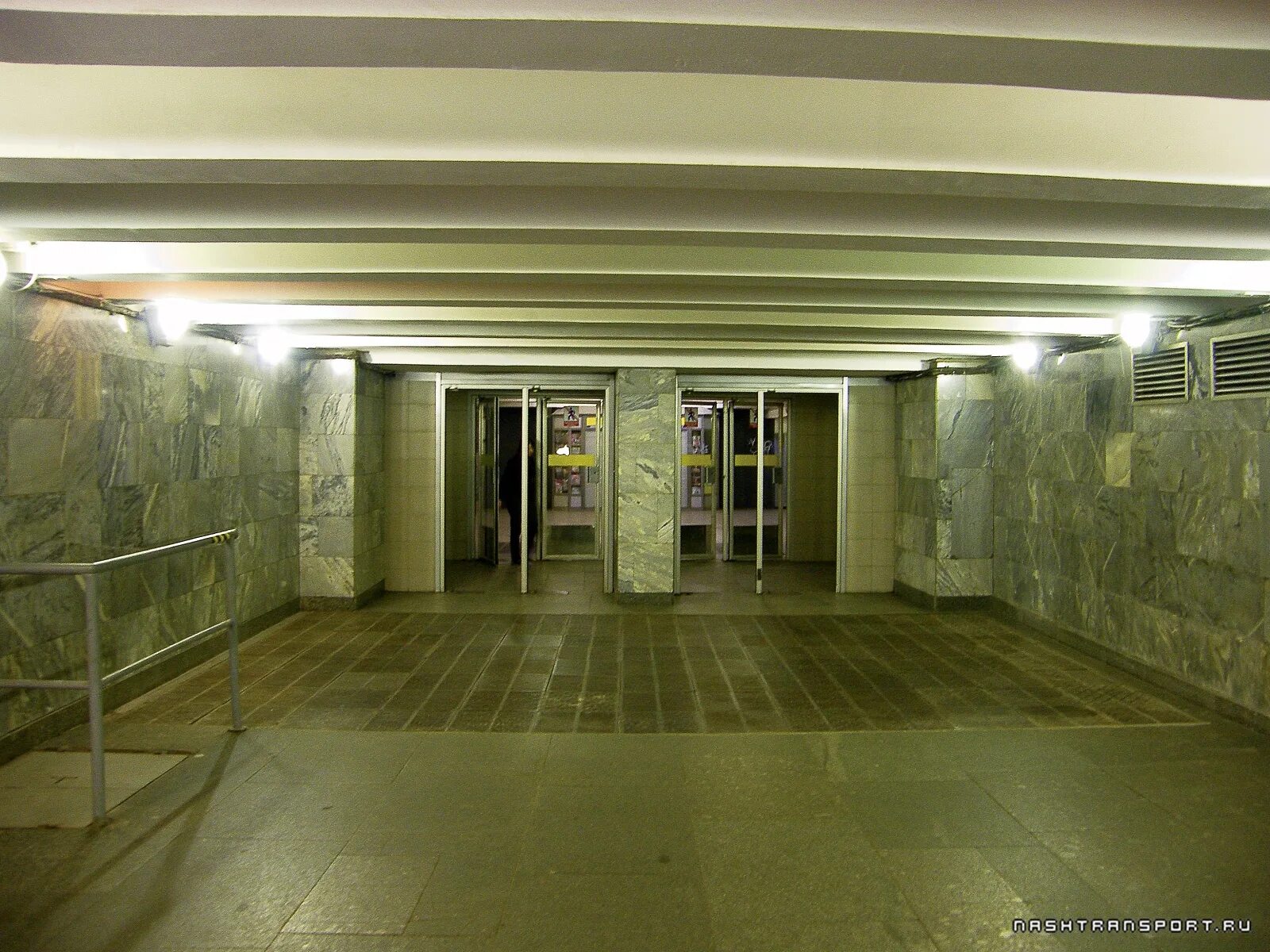 Метро рыбацкое работает. Станция метро рыбацкое санкт-петербург. рыбацкая станция метро спб. метро петербурга рыбацкое. станция метро рыбацкое санкт-петербург снаружи.