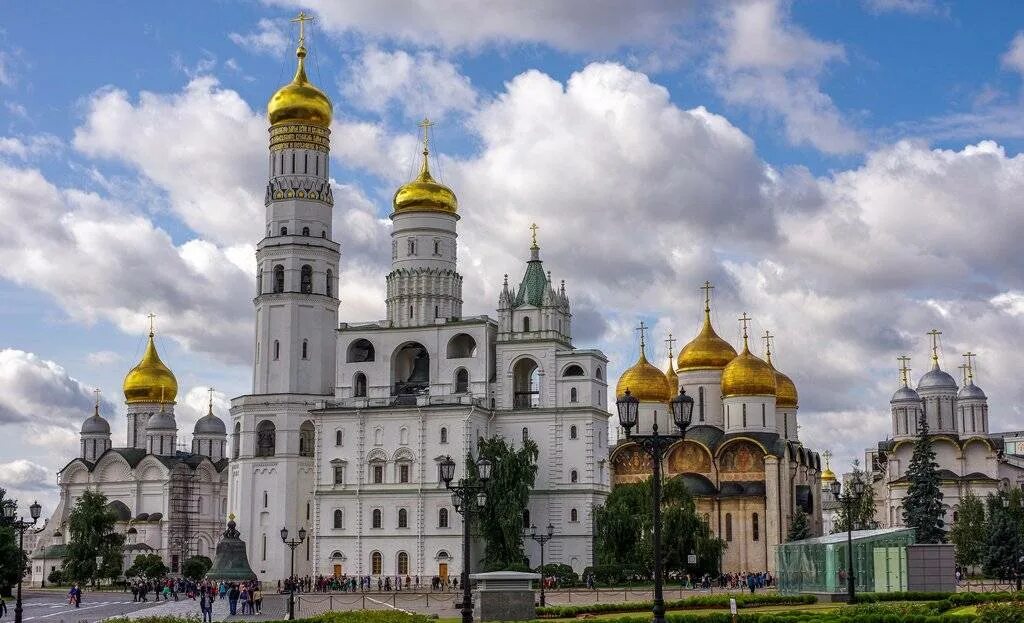 Здания соборной площади