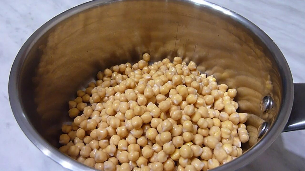 замоченный горох. горох без замачивания. плов с нутом. сколько замачивать горох. семена гороха.