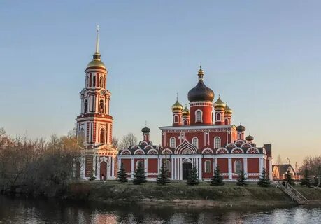 Библиотека старая русса