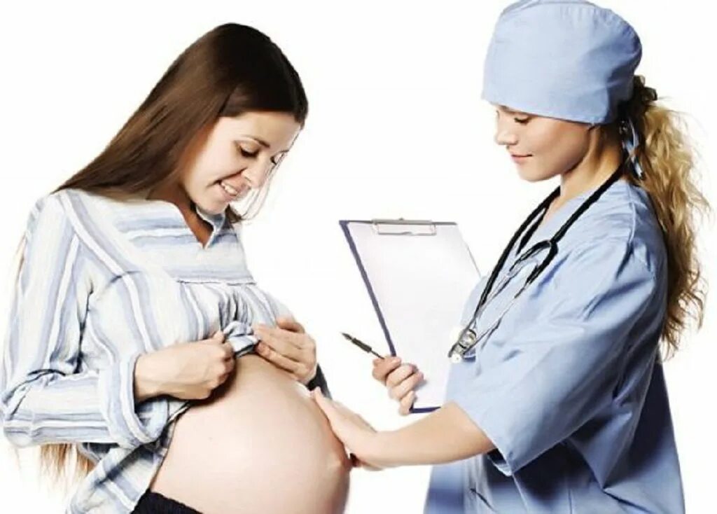 Беременной жена гинекологе. Беременные и акушерка. Беременные женщины у врача. Беременнаяженшина и акушерка.