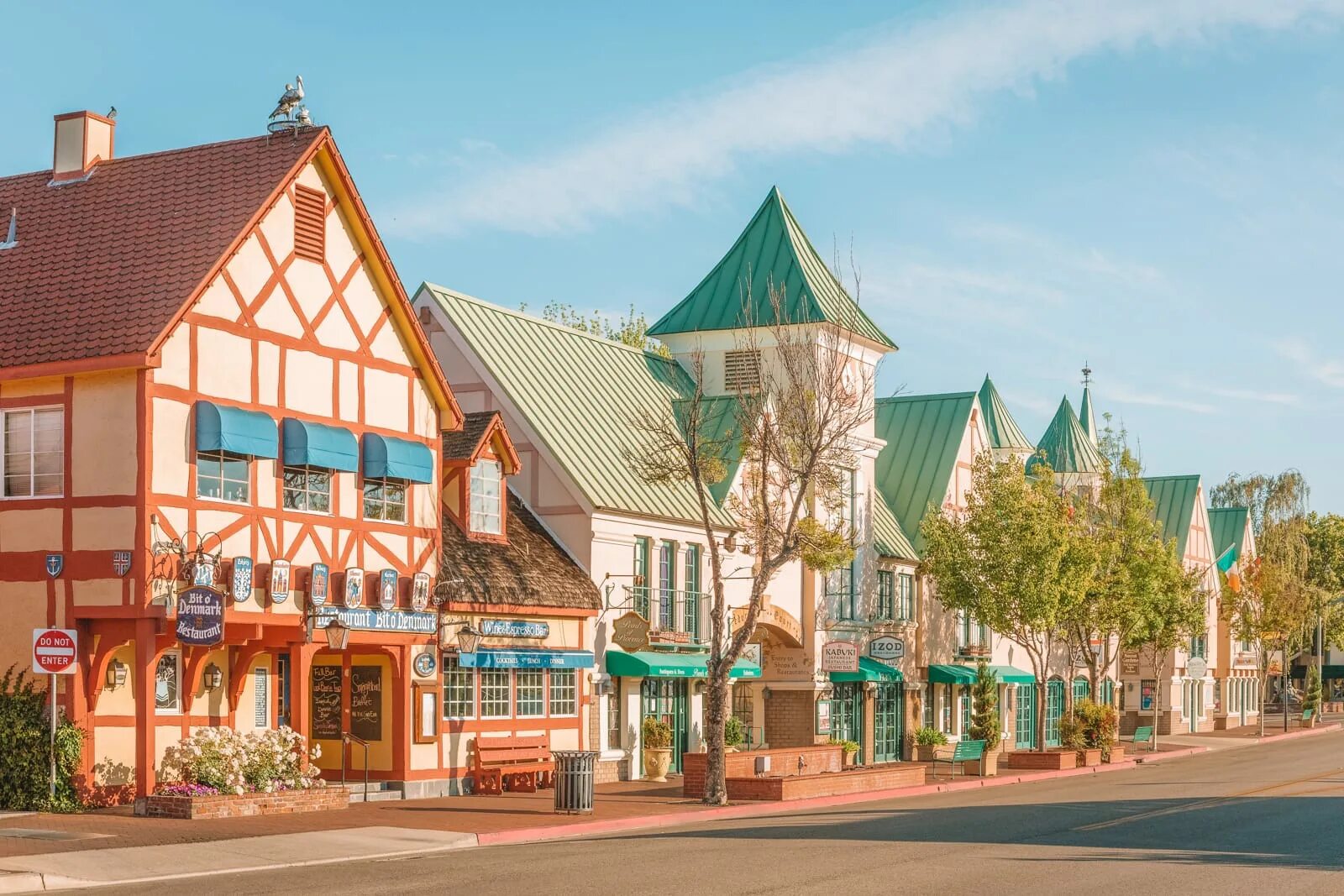 Солванг. Чарминг город. Small Town. Солванг фото. Town цена