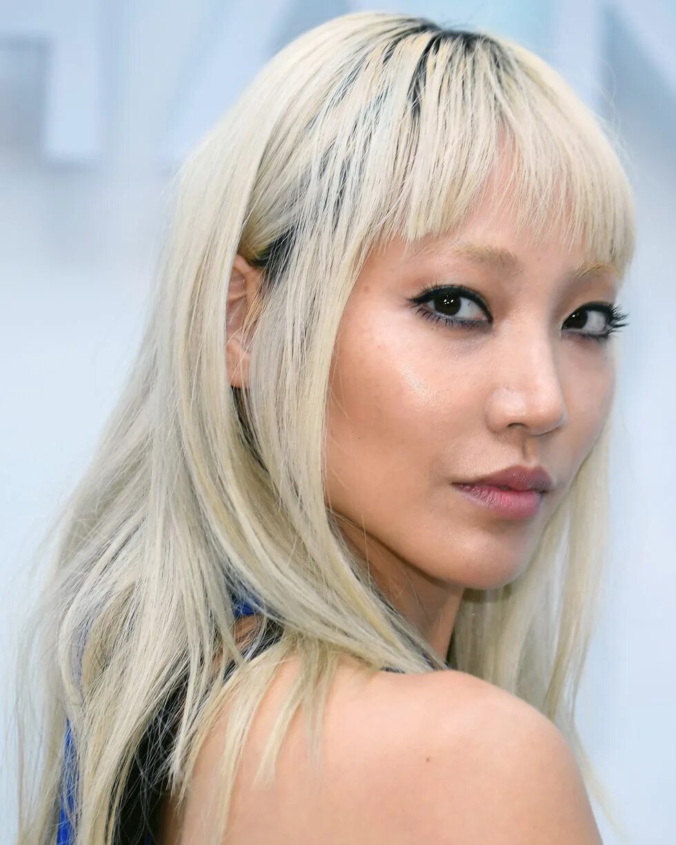 Bleach blonde. Soo Joo Park. Soo Joo модель. Soo Joo Park Мюглер. Bleached blonde hair.