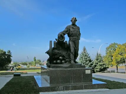 Луганск стал