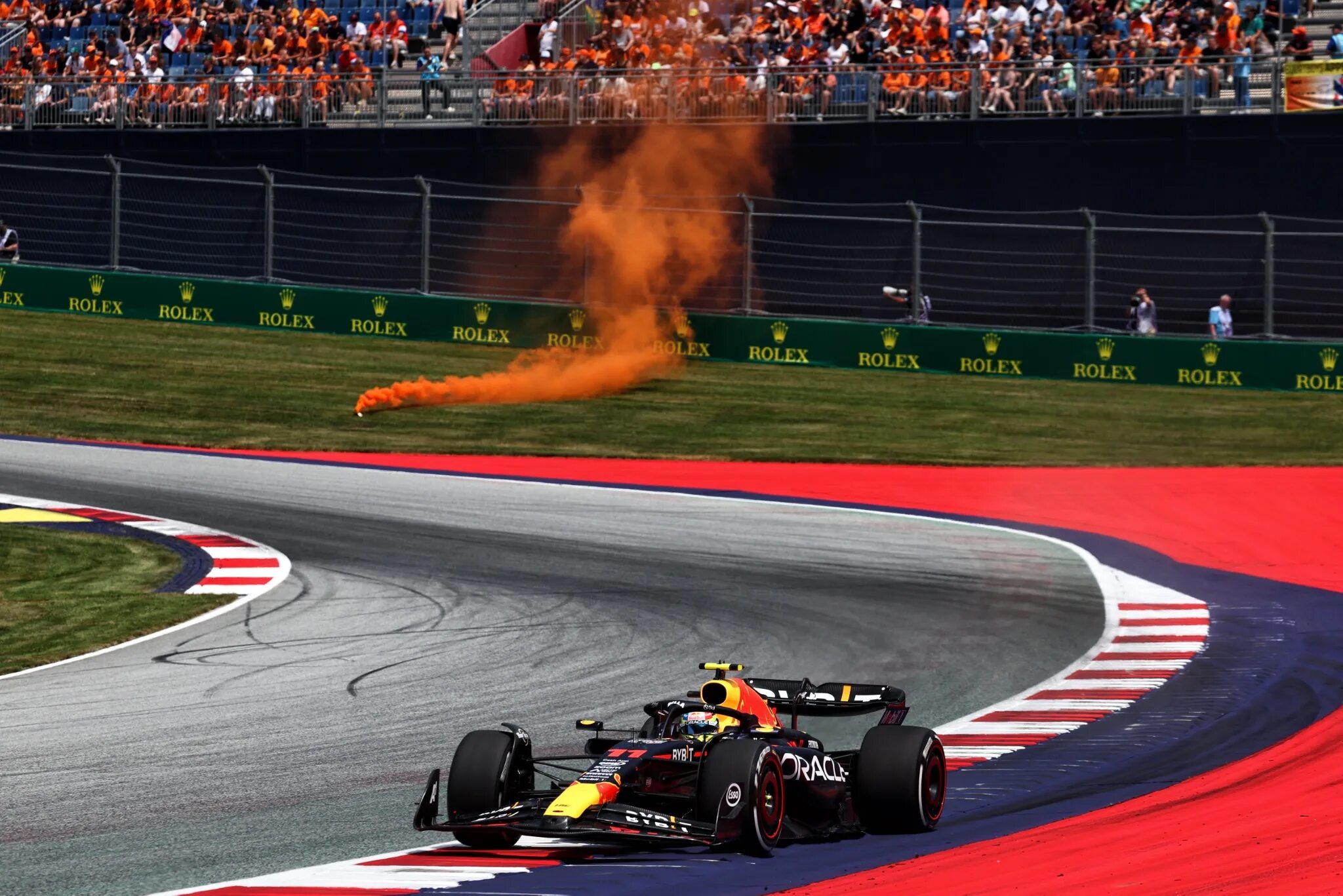 Austria f1 track. Гран при австрии. Эдриан ньюи и макс ферстаппен. Макс ферстаппен 2023 победа. Гран при формула 1.