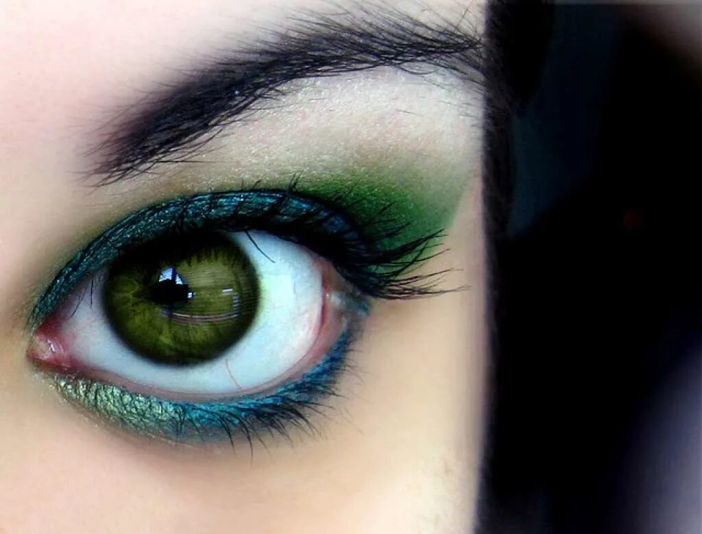 Зелёные глаза. Изумрудно зеленые глаза. Темно зеленые глаза. Изумрудно синие глаза. Зеленый глаз фото красивые