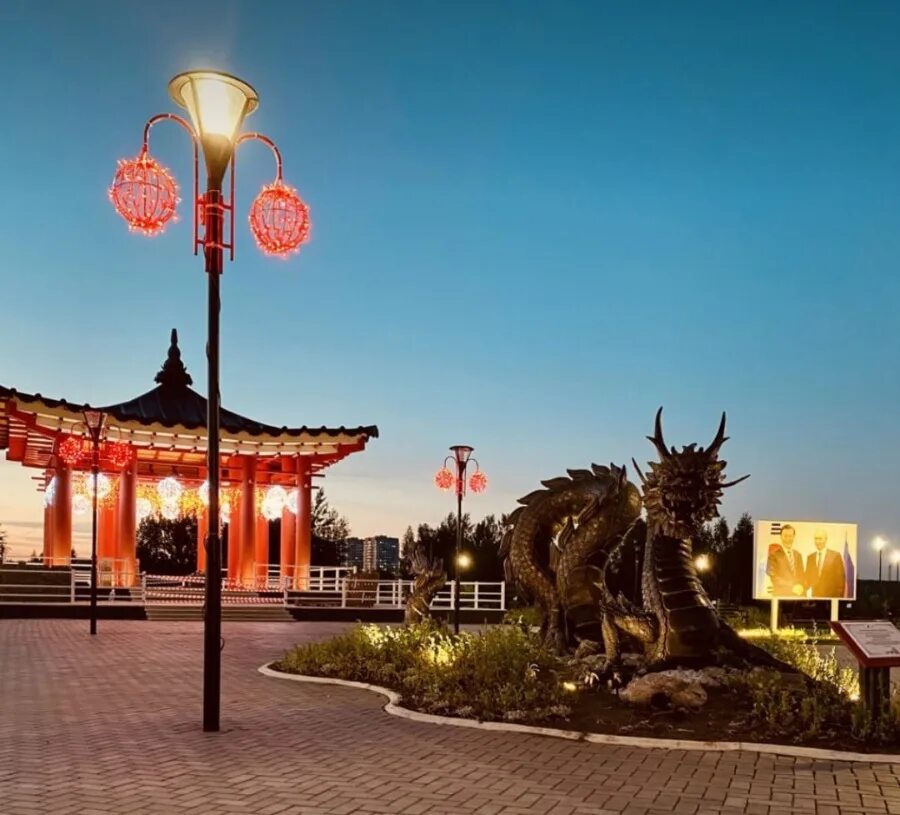 Китайский парк тюмень. Парк русско корейской дружбы тюмень. китайский парк в тюмени. корейский сквер в тюмени.