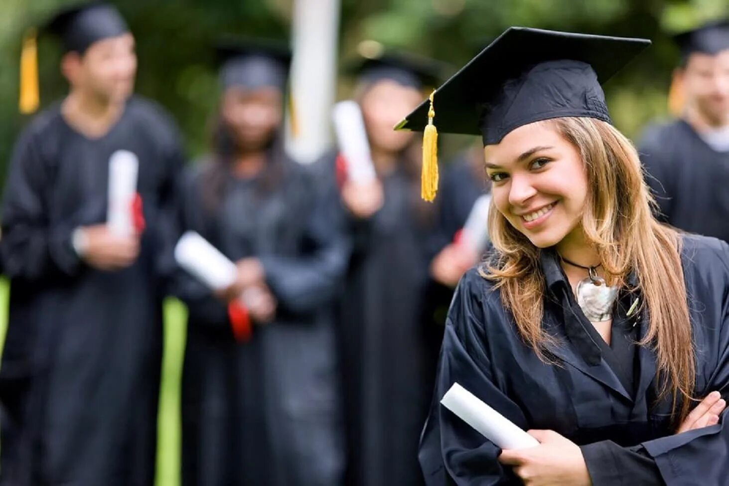 I finished university. Выпускник вуза. Шапочка студента. Шапочка выпускника. Студенты выпускники.