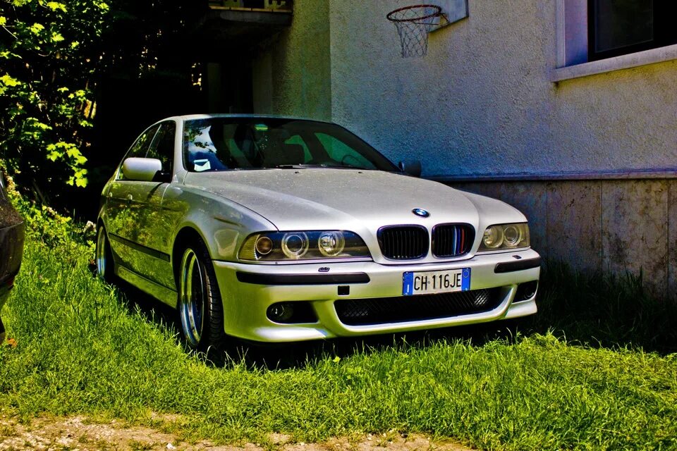 Бампер м тех е39. Бампер бмв е39 м5. Бампер бмв е39 м5. М бампер на бмв е39. Передний бампер бмв е39 м.