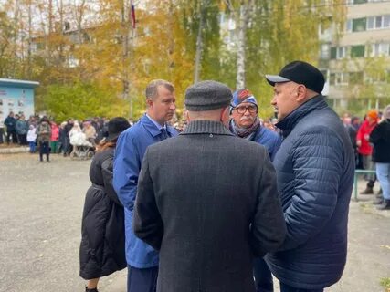 Перед собравшимися