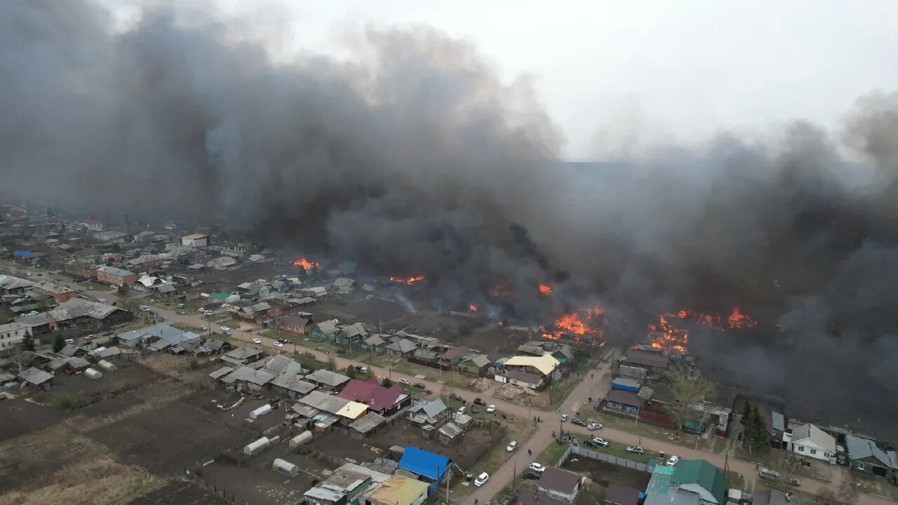 После сильного пожара. Уяр Красноярский край пожар. Пожары в Красноярском крае 2022. Пожар фото. Пожар в Красноярске.