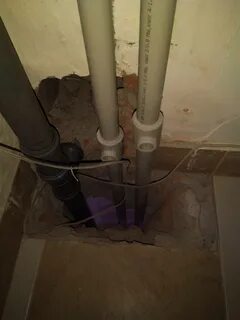 Чем замазывают трубы в ванной