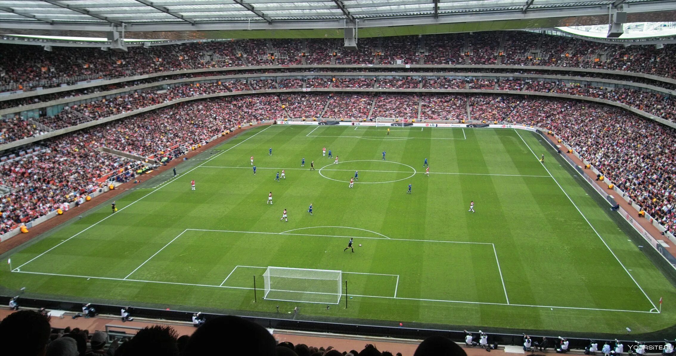 Game stadium. Стадион Лаугардалвеллур. Футбольный стадион поле сверху 1943 Франция. На футбольном стадионе. Футбол поле.