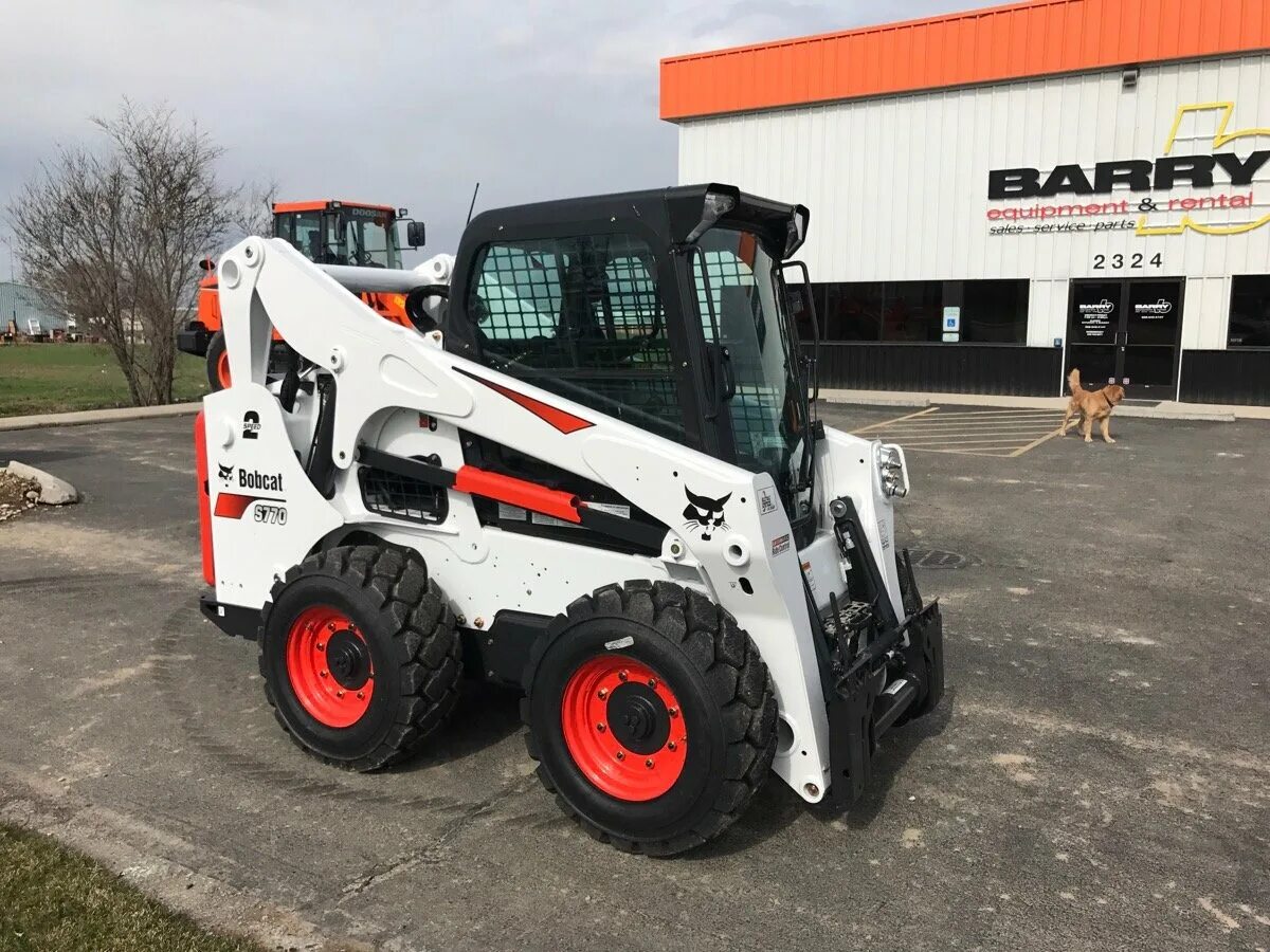 Бобкэт s770. Погрузчик Bobcat s770. Мини-погрузчик Bobcat a770. Бобкэт 770