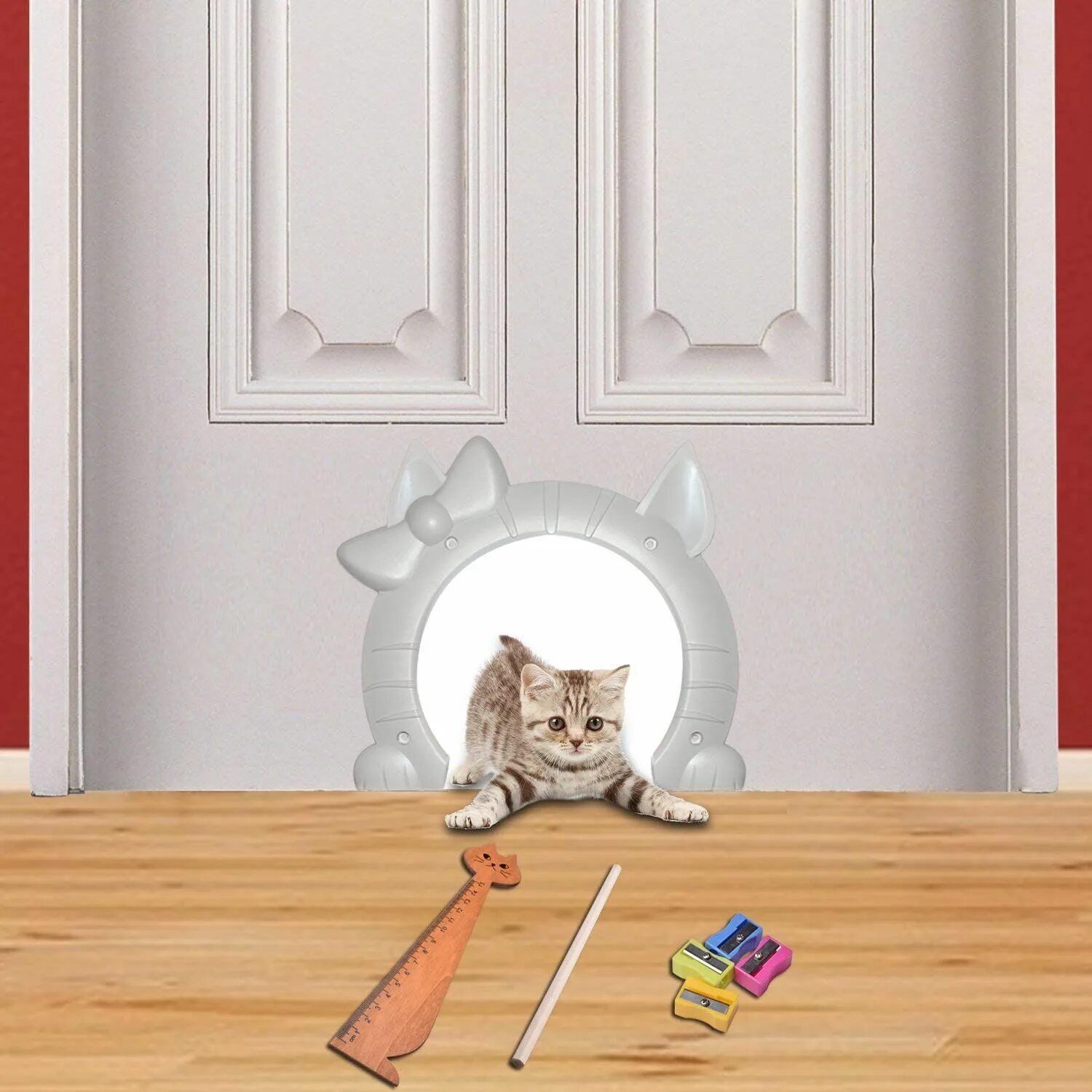 Ньютон кошачья дверь. Окошко для кошки в двери. Close the door cat. Дорс кошка. Дверь для кошки.