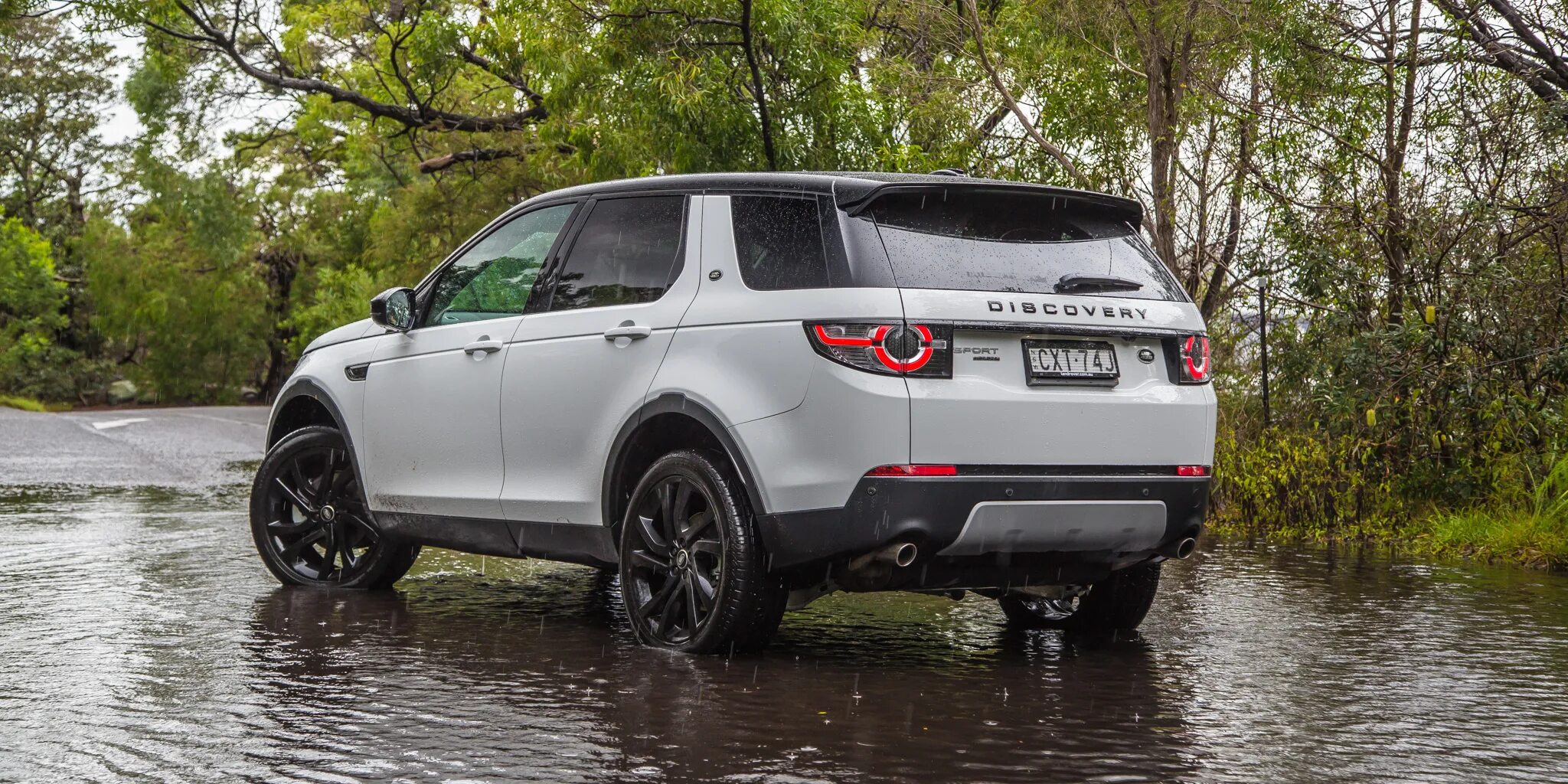 Land rover discovery sport отзывы. Land Rover Discovery Sport 2. Land Rover Discovery Sport 2020. Land Rover Discovery Sport off Road Tuning. Land Rover Discovery 2023 all Terrain.