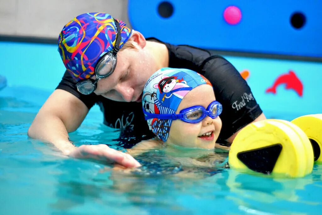 Sweet baby swim. Sweet baby swim. бассейн в котором плавают. бассейн кружок. Sweet baby swim.