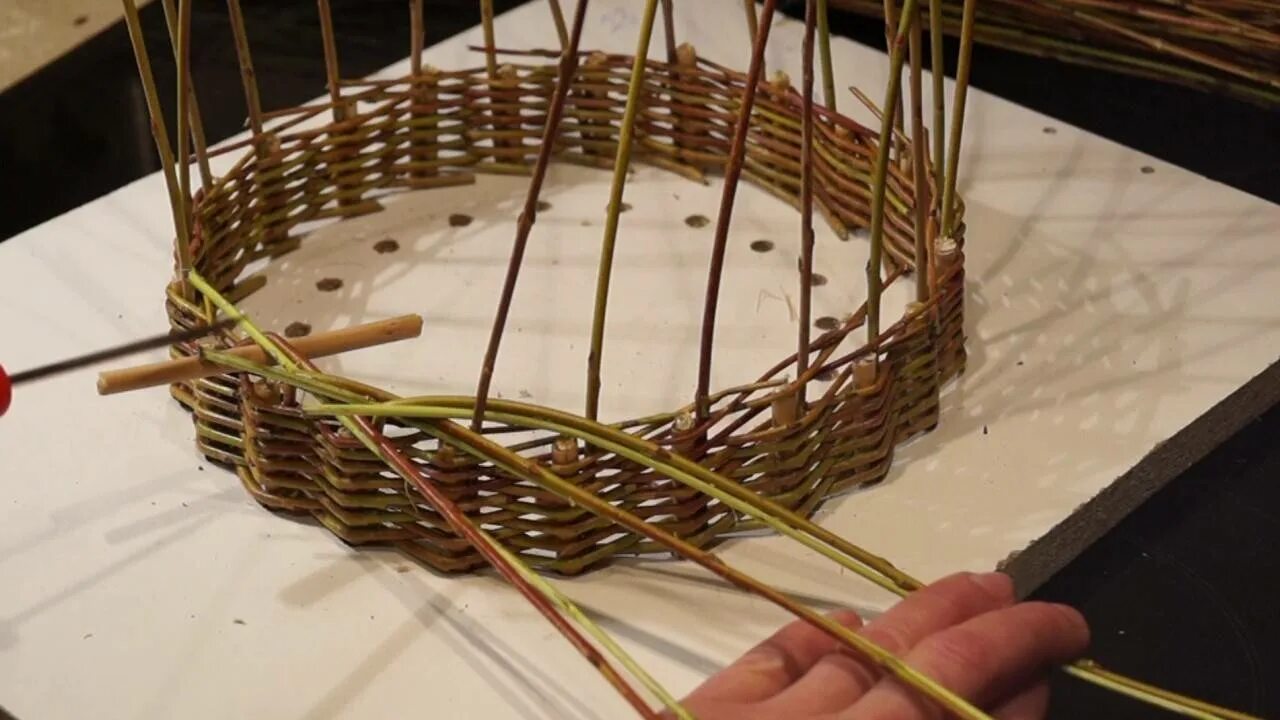 Пруток для плетения корзин. Ивовый прут. Wicker basket корзина из ивовых прутьев. Подготовка лозы для плетения. Мастер-класс лозоплетение из ивы.