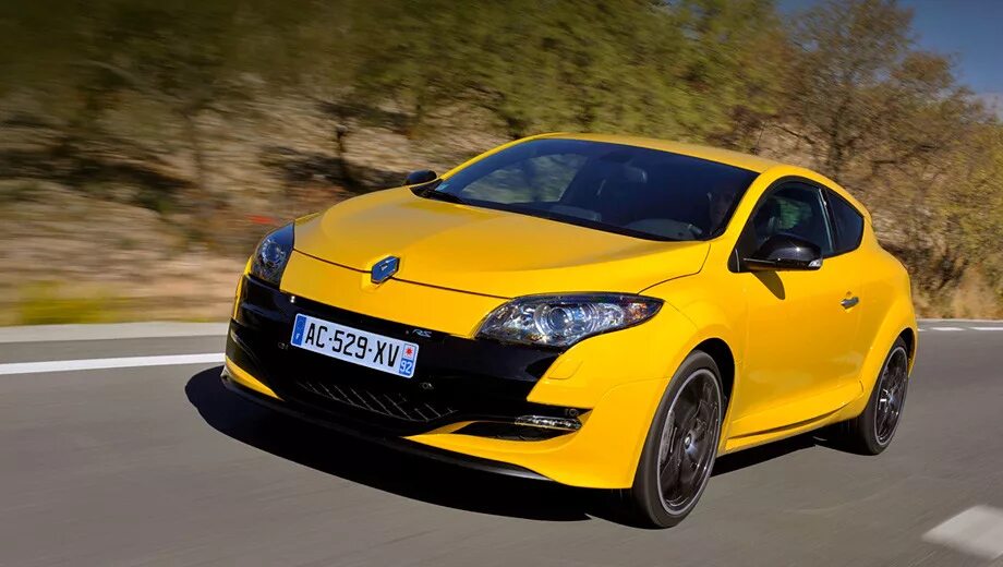 100 renault. Рено Меган РС 2022. Рено Меган хэтчбек желтый. Renault Megane RS 2022. Рено Меган РС 2003.