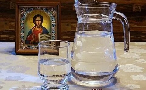Святая вода что она делает