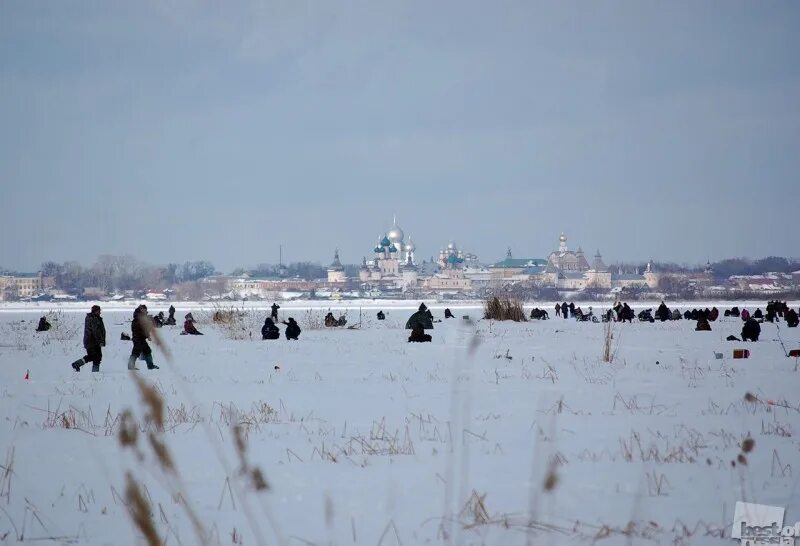 Озеро Неро зимой. Озеро Неро рыбалка. Ростов Великий зимой рыбалка озеро Неро. Зимняя рыбалка на озере Неро. Рыбалка на озере неро