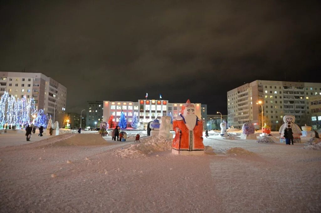 Сайт г усинска. Усинск площадь города. Население города Усинск Республики Коми. Усинск городская площадь.