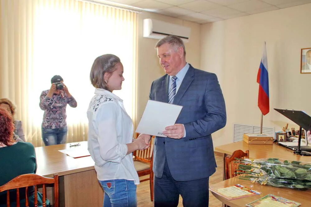 Тюкалинский муниципальный район. Глава Тюкалинского района. Администрация Тюкалинского района. Фото Куцевич глава администрации Тюкалинск. Тюкалинский район Омской области.