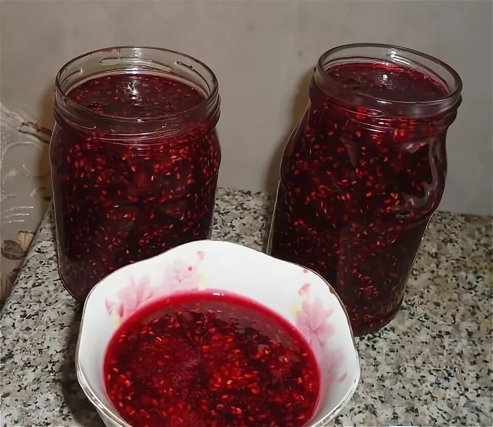 Рецепт варенья с малины на зиму. Малиновое варенье. продукты из малины. малиновое варенье рецепт.