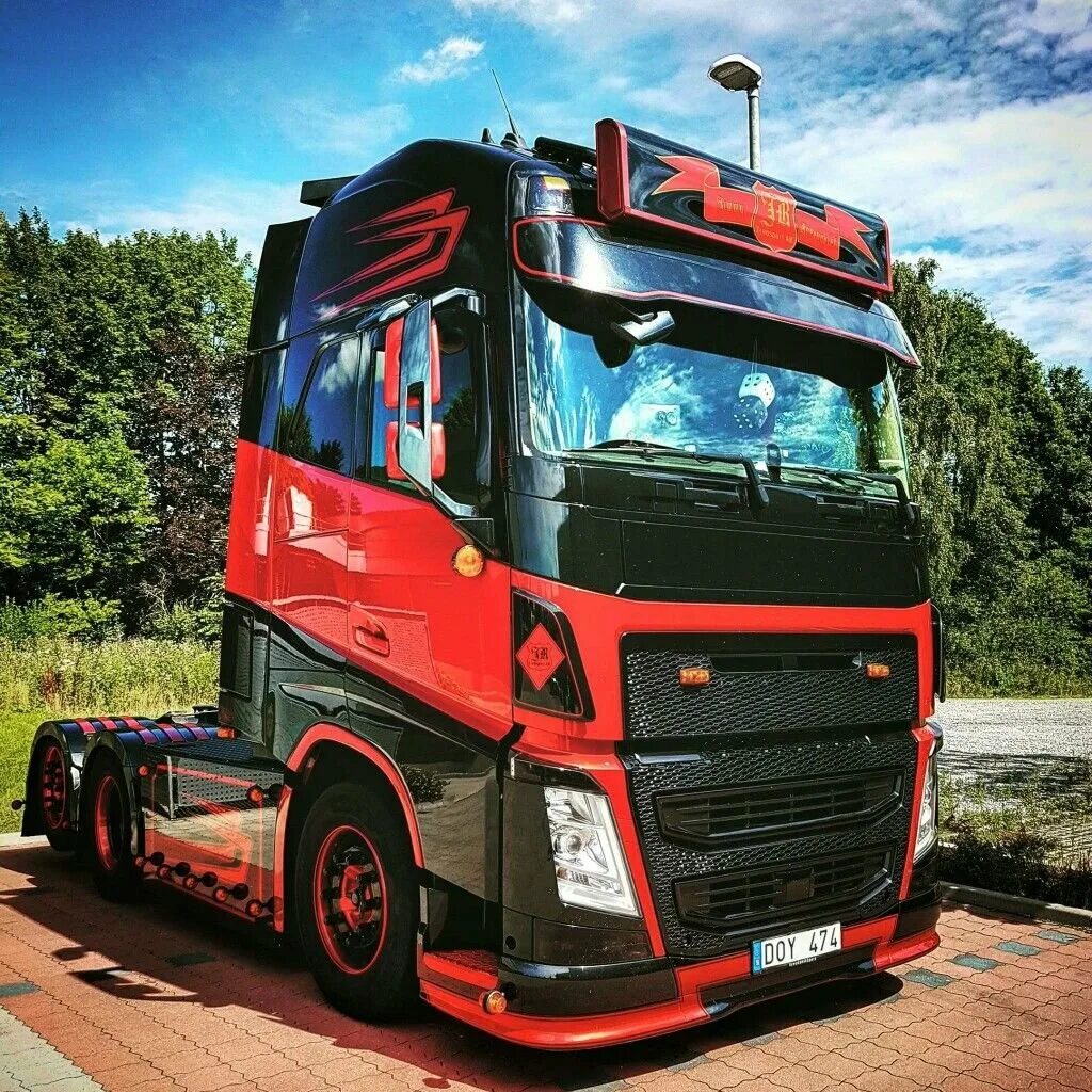 Грузовик volvo fh. Тюнингованный тягач Вольво. Volvo FH. Volvo FH 500 Tuning. Вольво 750 тягач тюнингованный.