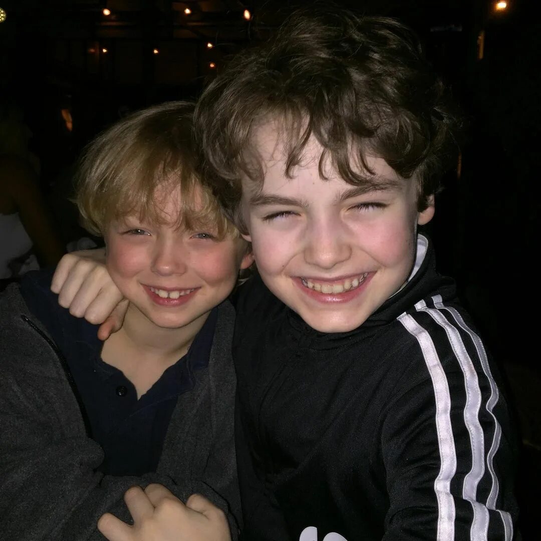 Кристиан и даниэльчик. Анастейша стил и кристиан грей. Кристиан грей и анастейша кадры. Кристиан конвери люцифер. Кристиан и даниэльчик.